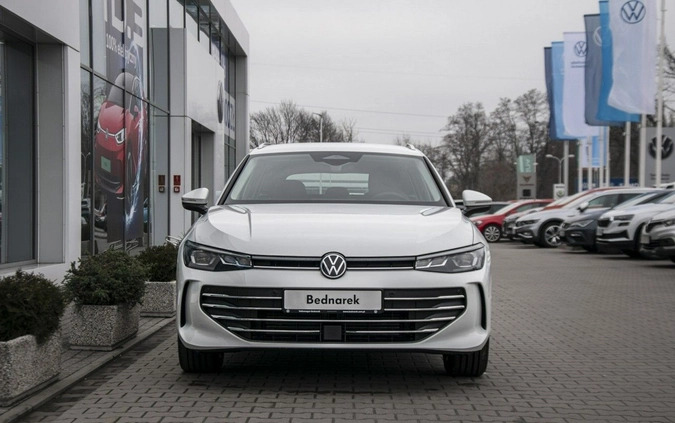 Volkswagen Passat cena 206100 przebieg: 5, rok produkcji 2024 z Wyśmierzyce małe 631